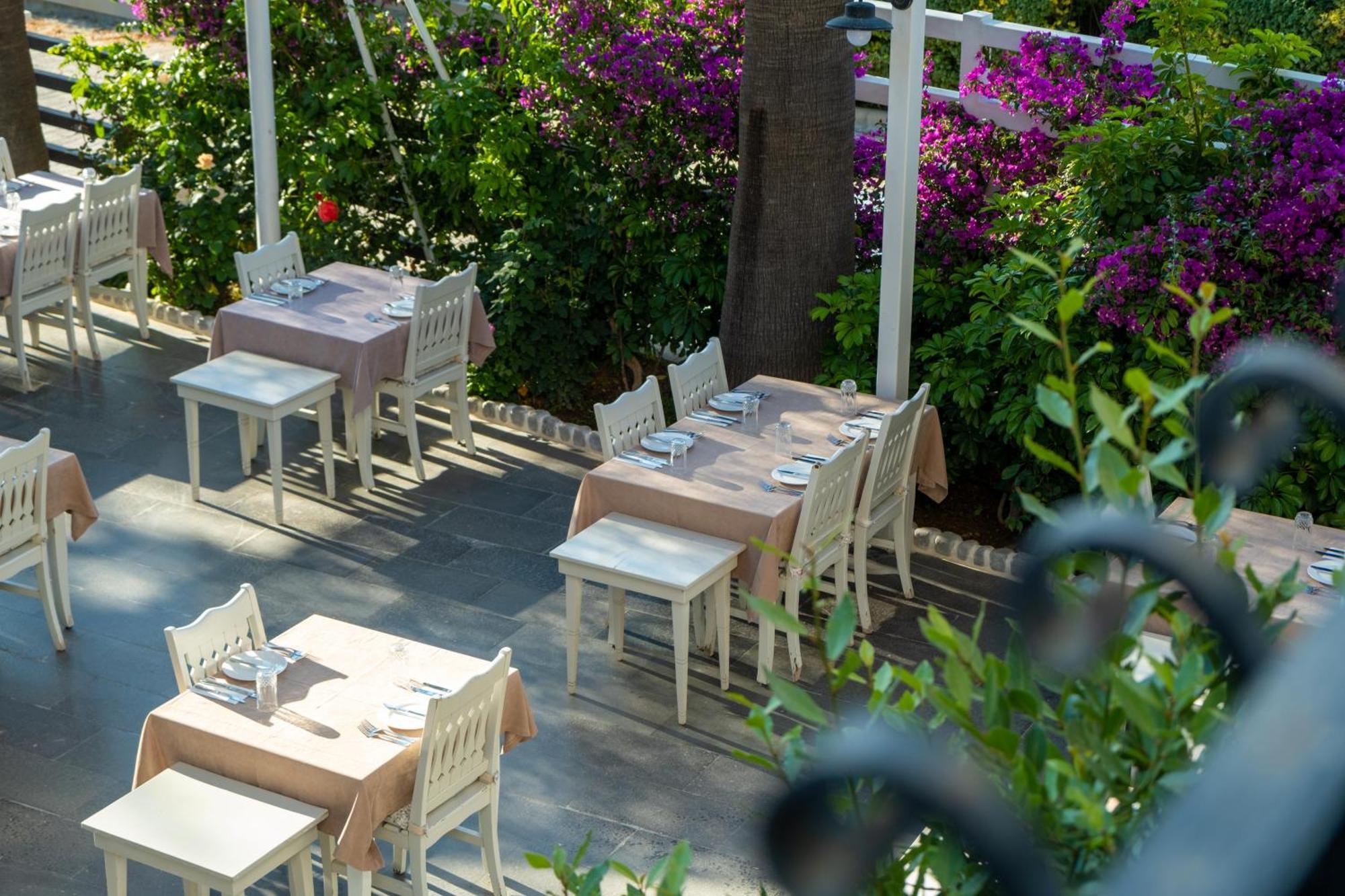 Sea Breeze Hotel And Apartments Oludeniz Exterior photo